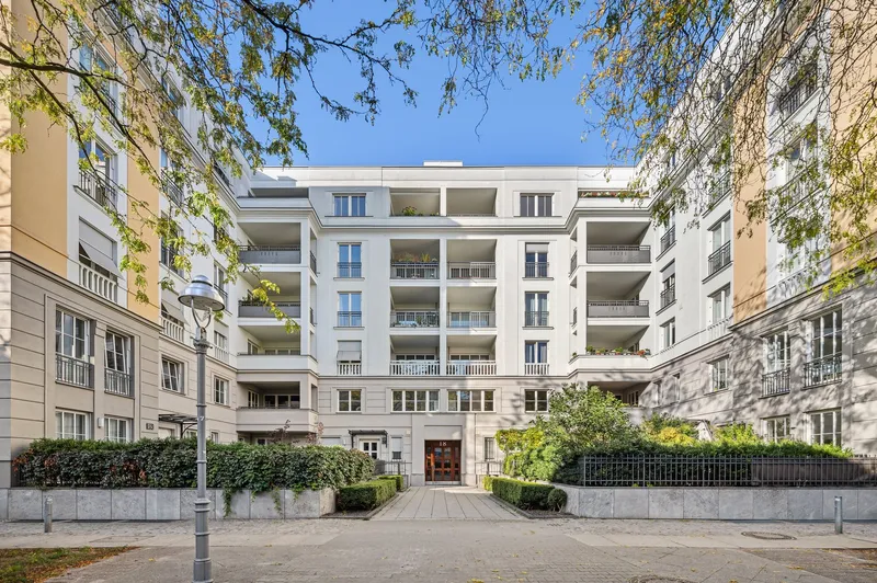 Exklusive 3-Zimmer-Wohnung mit großzügiger Dachterrasse — photo 1